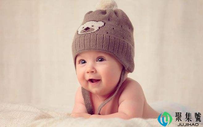 20多天的宝宝知道玩吗