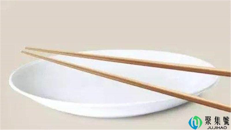 筷子发霉变黑怎去除