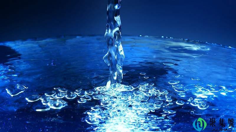 一个物质女的表现