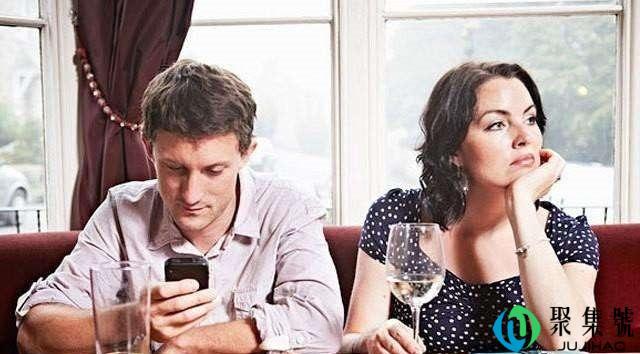 吃饭玩手机不尊重人吗