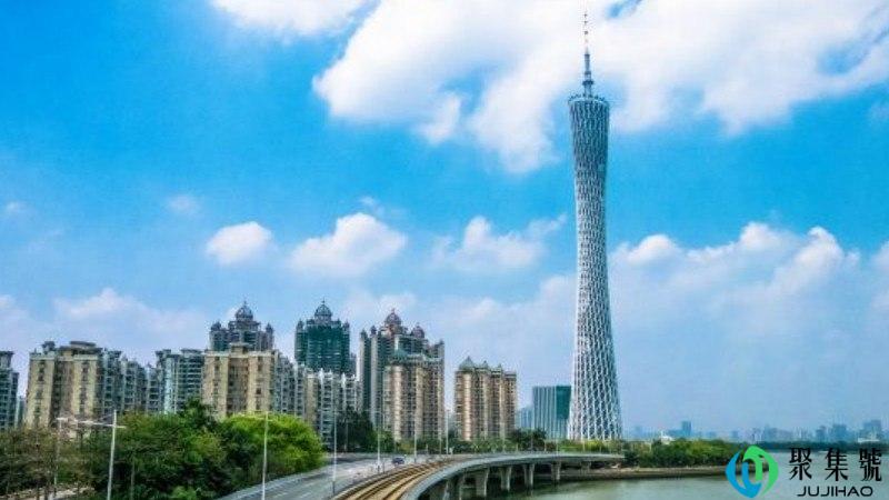 小蛮腰几点开灯