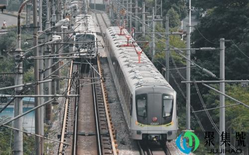 上海2号线首末车时间