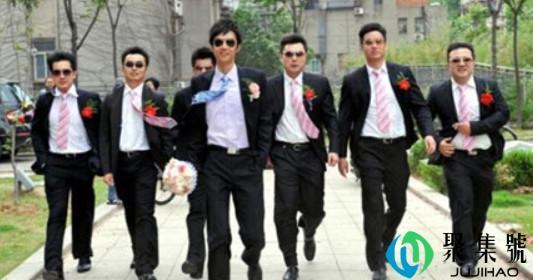 伴郎一定要穿皮鞋吗