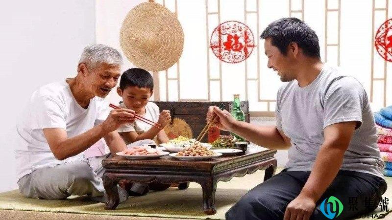 吃饭姿势能影响食物美味？