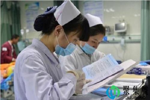 护士胸前挂的是什么