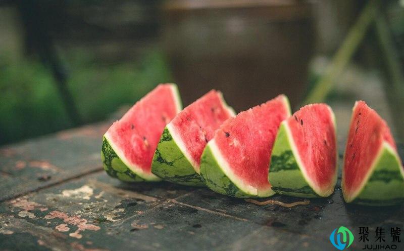 暑气腾腾什么意思