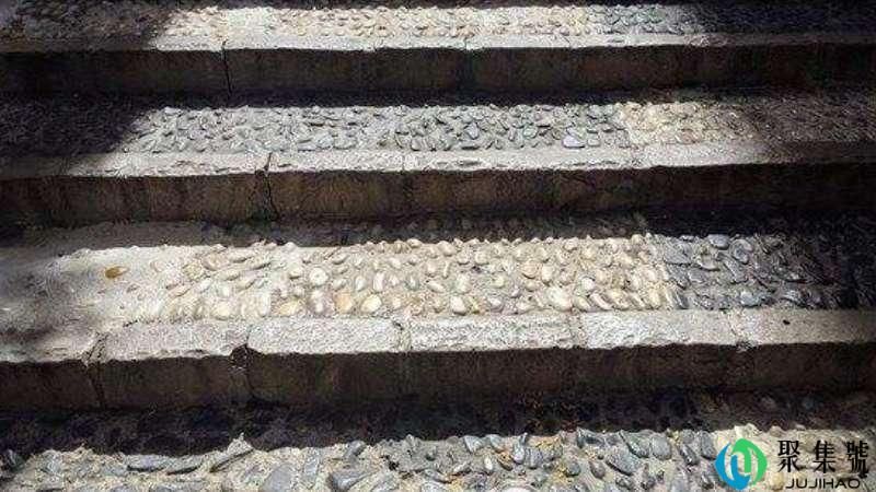 爬楼梯什么意思