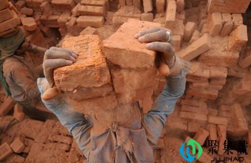 努力搬砖什么意思