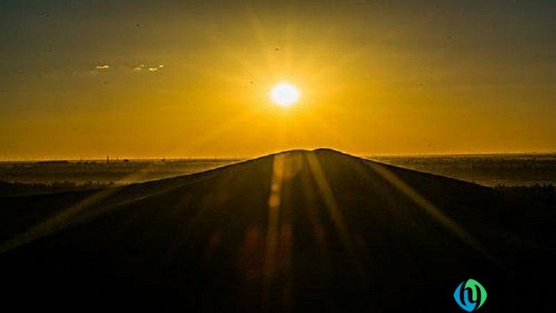 鸣沙山日落时间