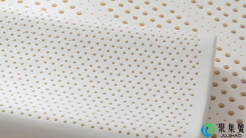 乳胶枕有车胎味正常吗