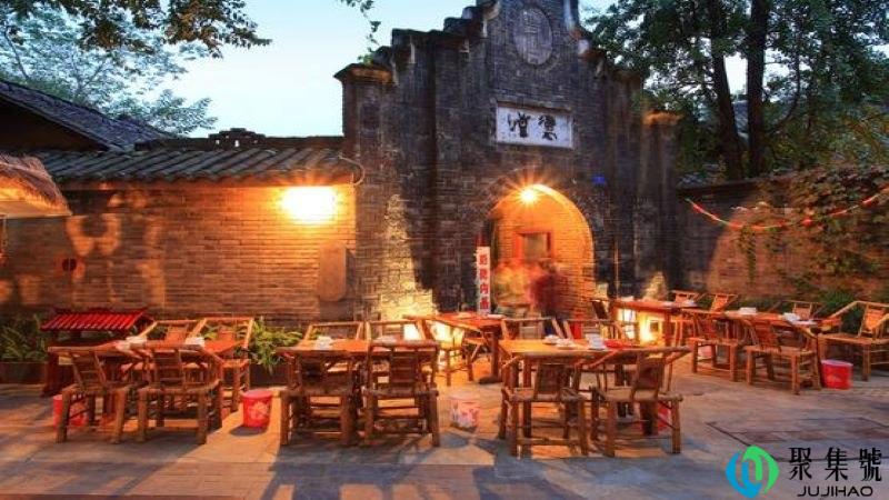 巷子里的人是什么意思