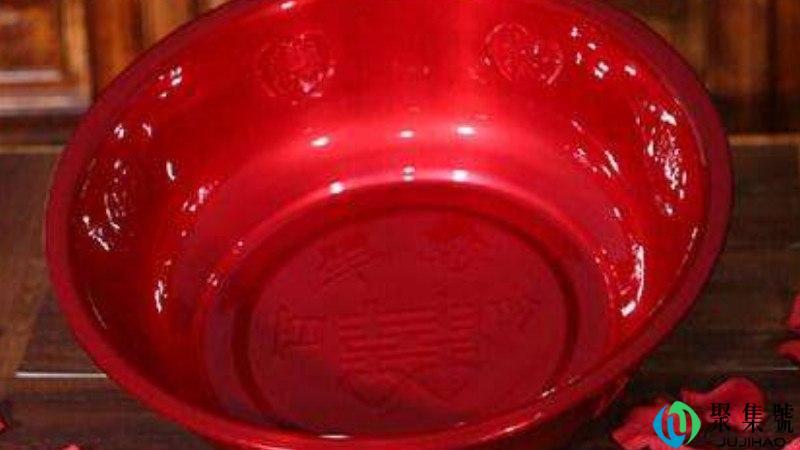 东北结婚喜盆里放什么