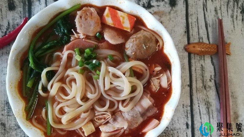 张亮和杨囯福麻辣烫的区别