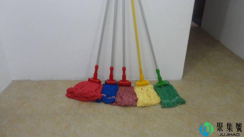 拖地加什么不易沾灰尘