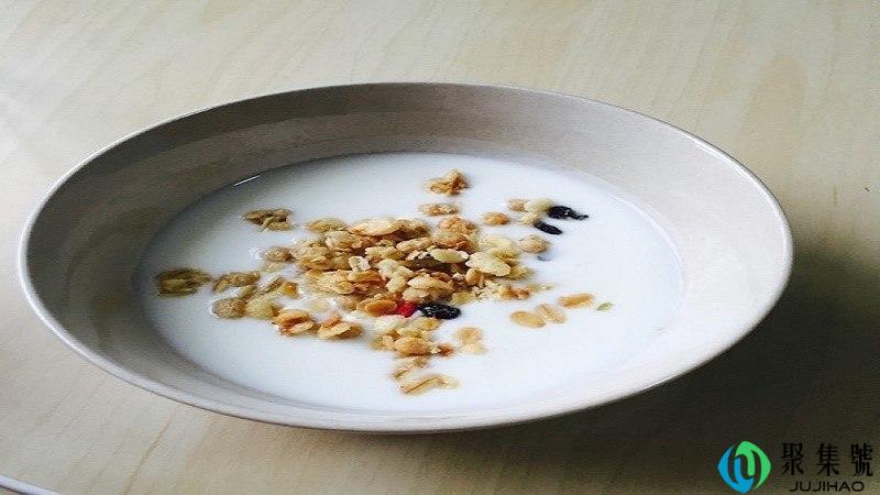 酸奶冲麦片要不要加热