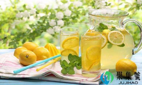 榨柠檬汁要去皮吗
