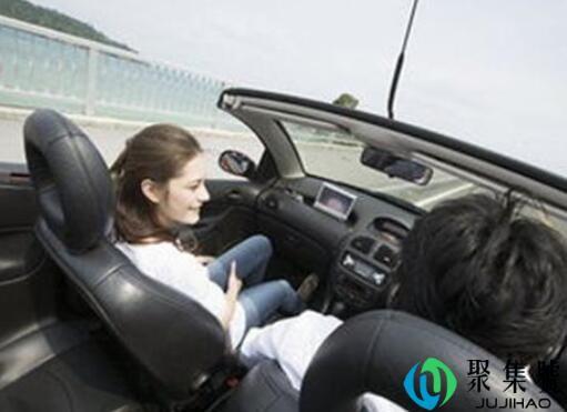 领导开车下属应该坐在哪里