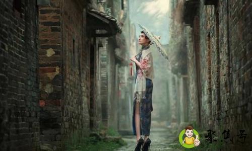 巷子里的人指什么