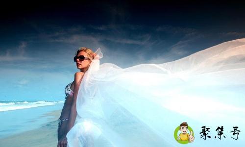 妩媚两个字的意思是什么