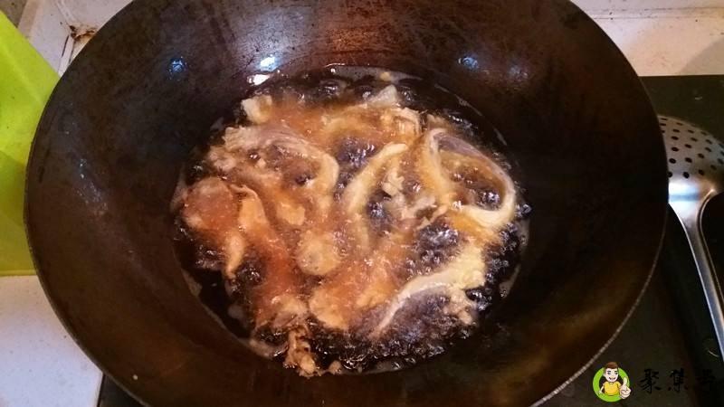 菜籽油炸东西为什么会溢出来