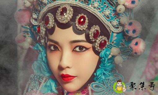 粉墨登场是不是贬义词