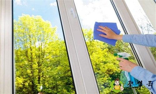 用什么擦玻璃干净又快不留水印