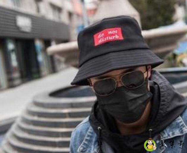 男生渔夫帽戴法