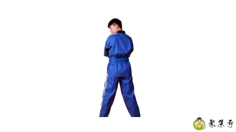 蓝色衣服显黑吗