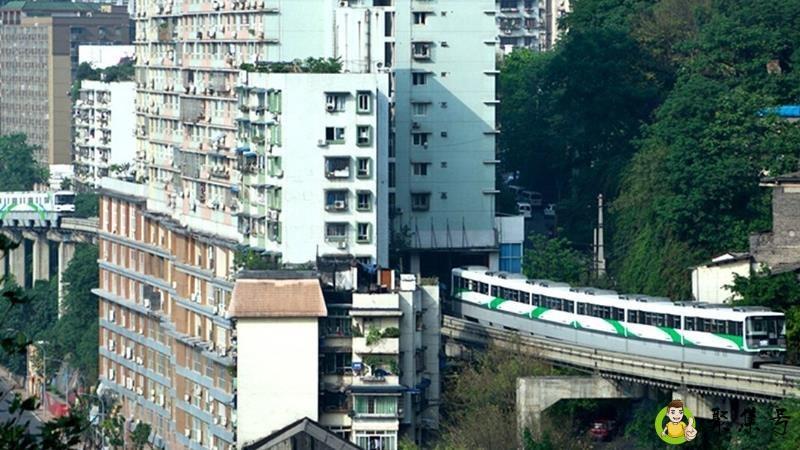 网红轻轨穿楼在哪里