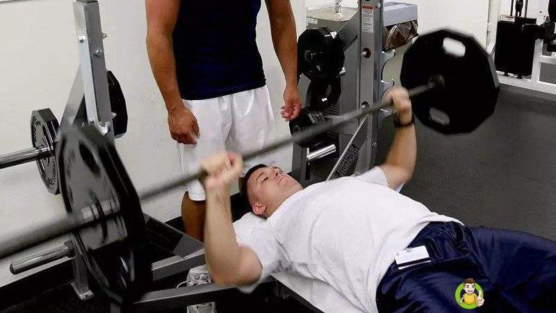 25kg哑铃卧推什么级别