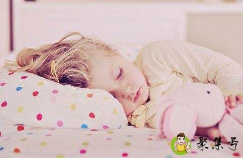 16个月宝宝夏天吹风扇睡觉要不要穿袜子