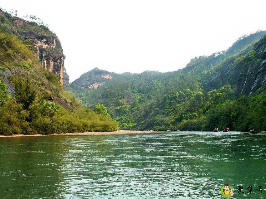 居高者怀柔自低者多刚是什么意思