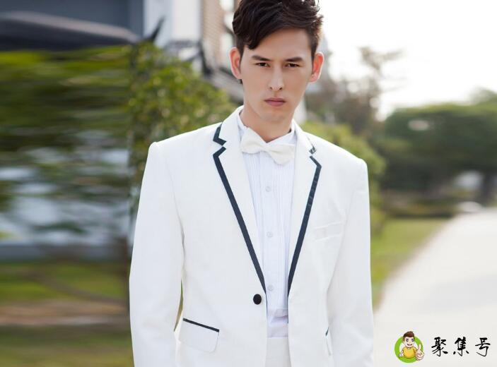 白色西服搭配