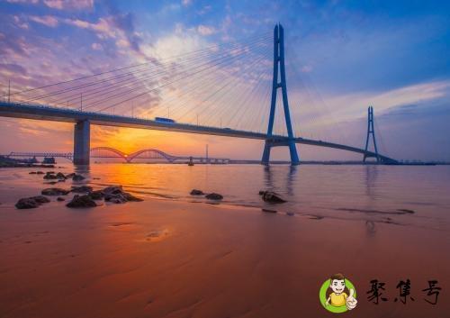 镇江和扬州哪个发达