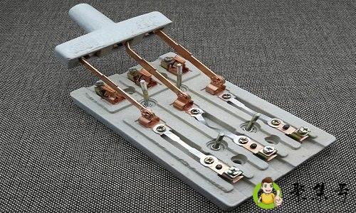 老式保险丝是什么金属材料