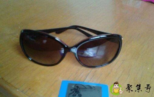 眼镜腿歪了眼镜店修吗