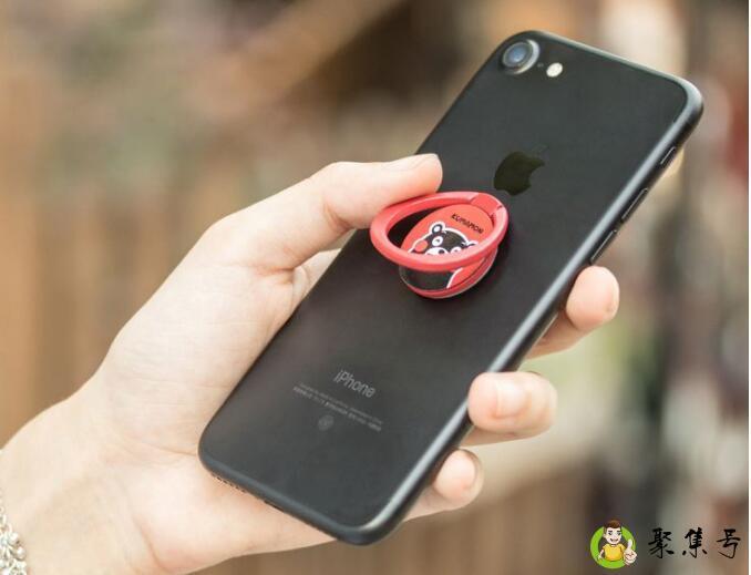 手机指环扣的粘贴位置在哪