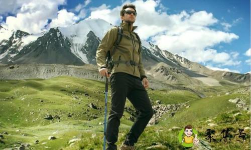 软壳衣和冲锋衣的区别