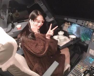 8633副机长被开除的原因(女乘客进入飞机驾驶舱事件)
