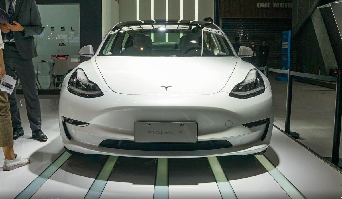 特斯拉汽车2022款最新款价格，纯电续航675km表现如何？